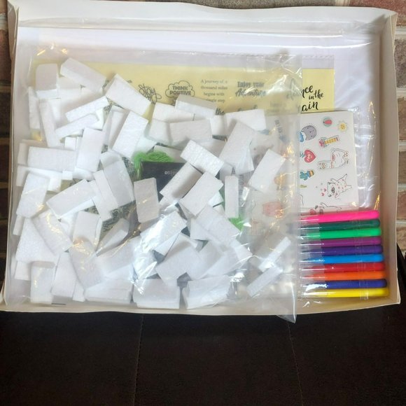 NIB Hapinest DIY Wall Collage Picture Arts Collage - Picture 2 of 7